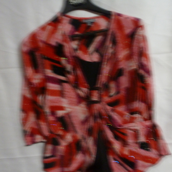 slimming and shiny/ Essential 1XL Ladies Top - Picture 2 of 4